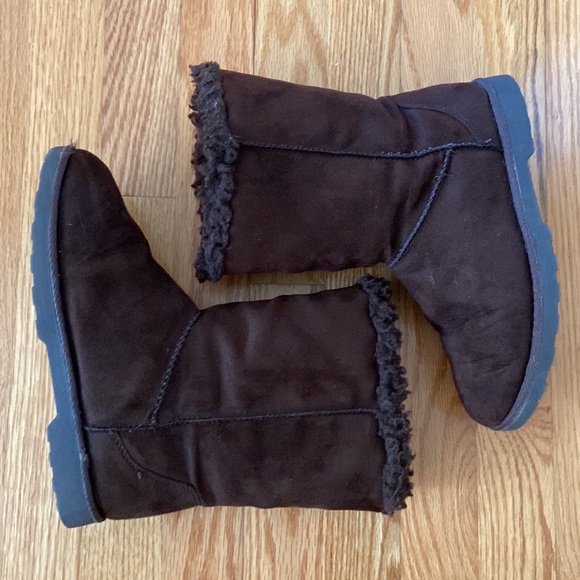 SO Suede Deep Chocolate Faux Fur Boots - Picture 1 of 10